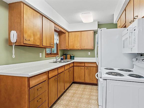 2nd image of 4613 Aquila Ave N