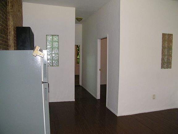 2nd image of 864 Metropolitan Ave APT 1L