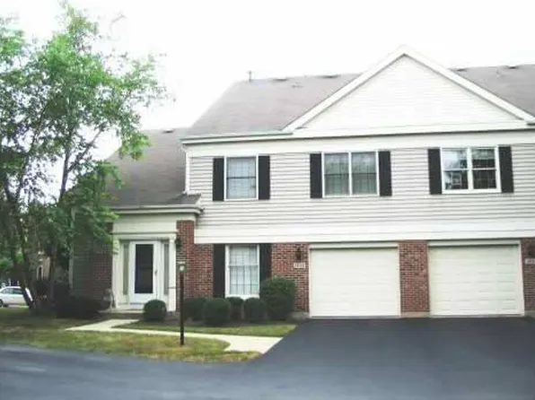 1933 Charter Point Dr, Arlington Heights, IL 60004