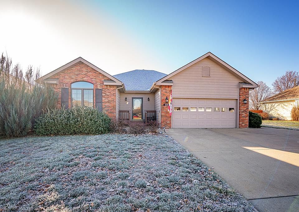 1st image of 2136 Pheasant Ln