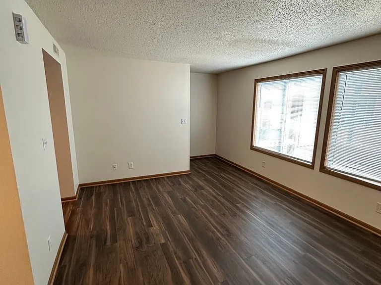 1011 Kellogg Ave — Photo 16