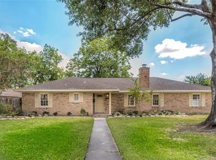 5229 Holly St, Bellaire, TX 77401