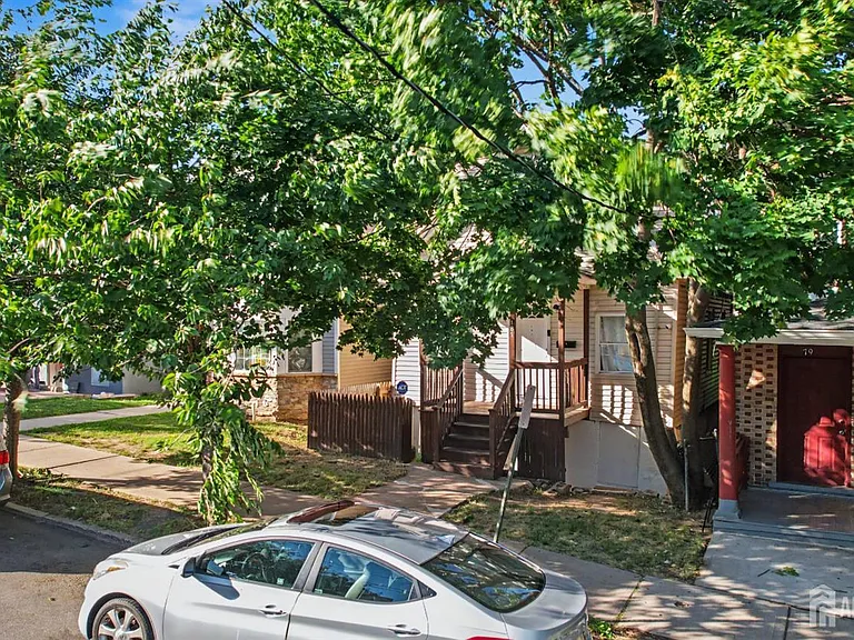 181 Hale St — Photo 31