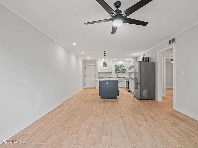 22 Comares Ave #4A — Photo 10