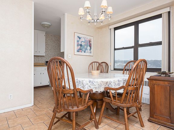 5th image of 9060 Union Tpke APT 7A