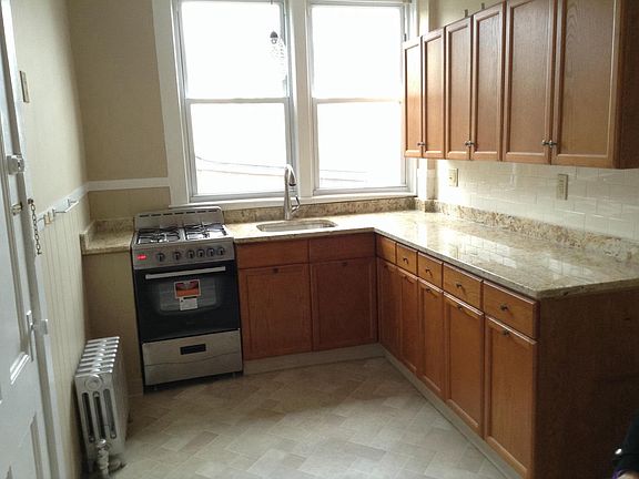 Much light in this renovated Kitchen with even a new hanging