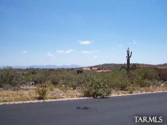 4th image of 610 E Crescent Moon Dr