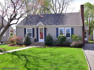 96 Arland Dr, Pawtucket, RI 02861