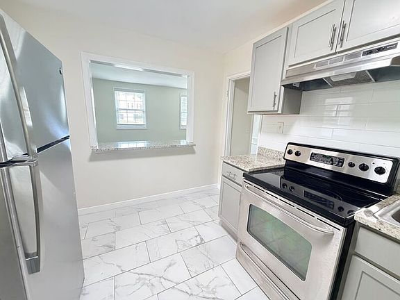 4th image of 2013 Center Way S