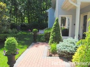 6 Nottingham Cir, Princeton, NJ 08540