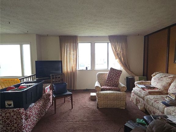 4th image of 145 Rivercrest Dr