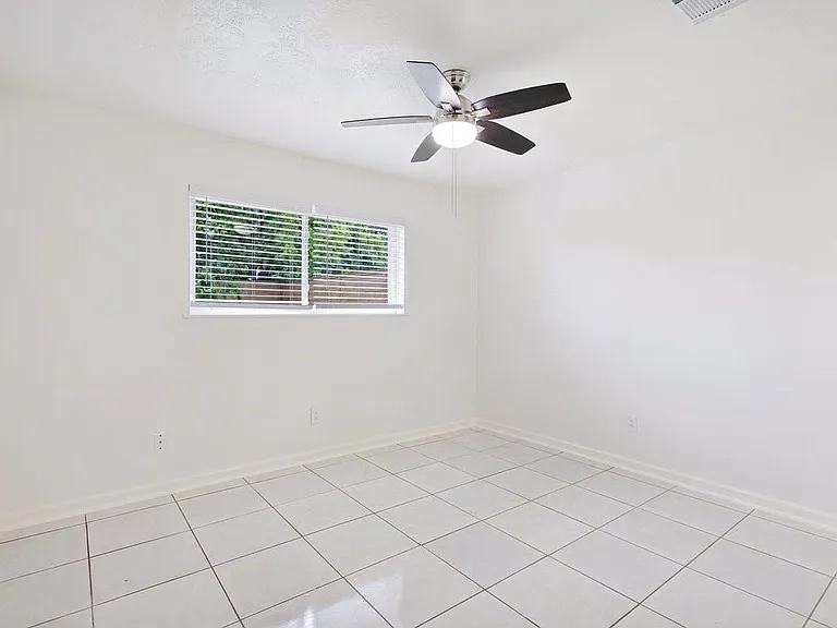 1303 Gamma St — Photo 6
