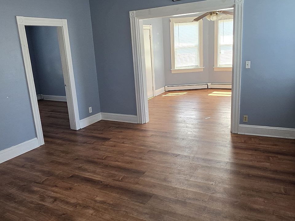 1st image of 106 Vandewater St Floor 3