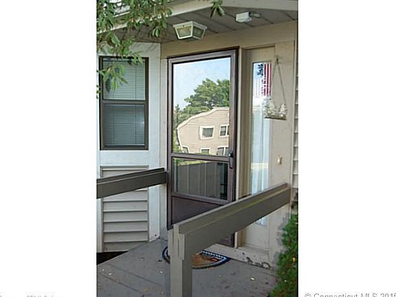 2nd image of 26 Stevens Pl