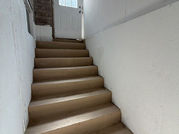 3rd image of 2 Higginson St