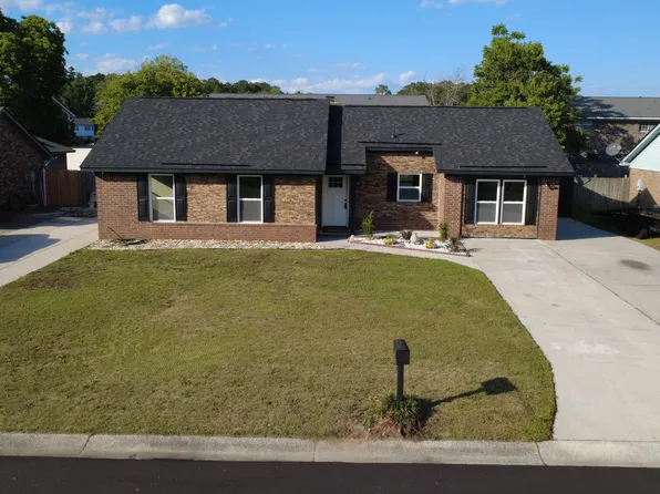 215 Horseshoe Dr, Goose Creek, SC 29445