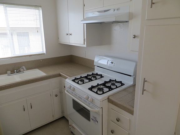 4th image of 3821 39th St APT 7