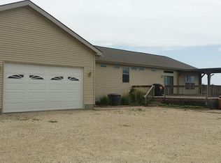 875 1700th Ave, Abilene, KS 67410