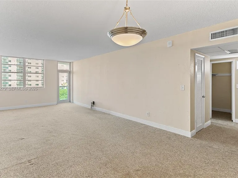 19390 Collins Ave #516 — Photo 14