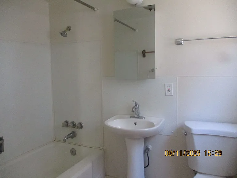 212 N C St — Photo 3