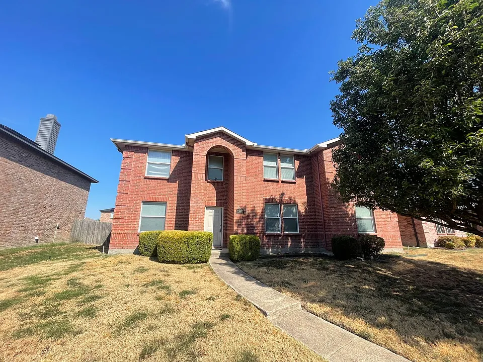 1015 Graystone Dr