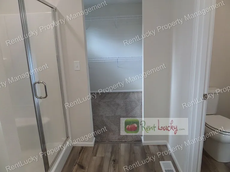 2816 Laurel Loop — Photo 24