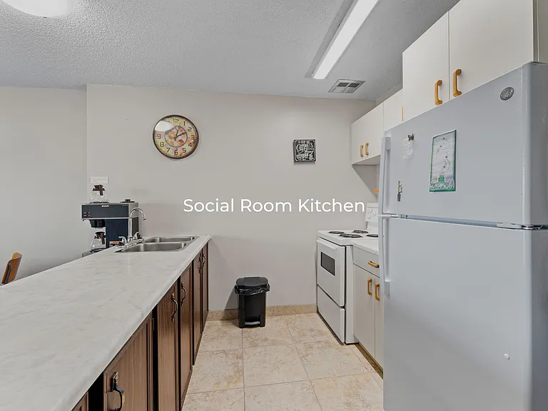 343 Grand Ave E — Photo 14