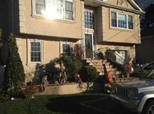 1355 Pea Pond Rd, Wantagh, NY 11793