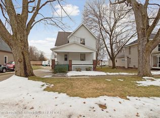 109 W Hall St, Shepherd, MI 48883