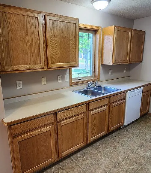 503 Amber Ln — Photo 22