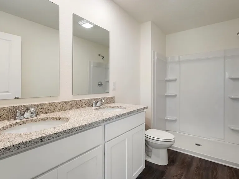 135 E Tiger Lily Ln — Photo 2