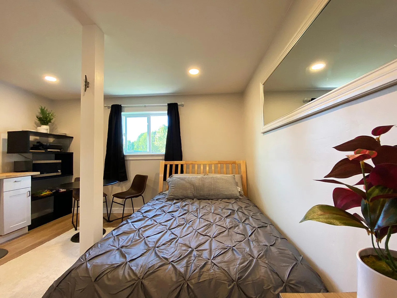 1 bed, 300 sqft, $1,500 — Photo 1