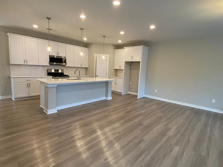 512 Main St — Photo 5