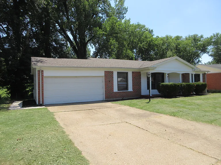 10 Cricket Ct — Photo 2