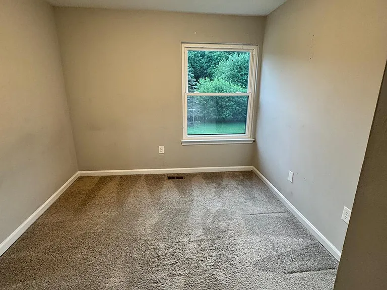 19 Romanoff Ct — Photo 11