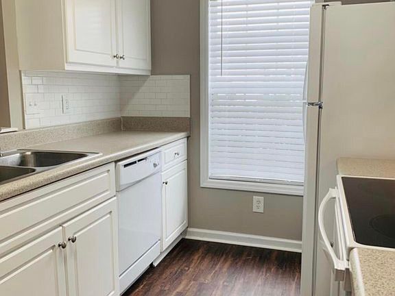 5th image of 6029 Sanibel Dr