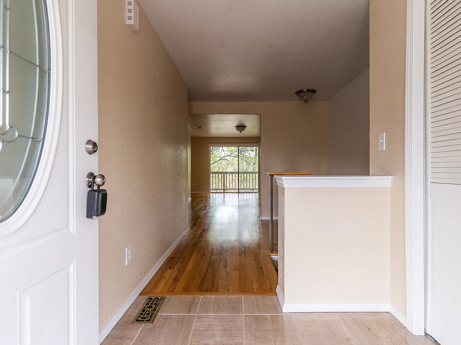 2 bed, 1225 sqft, $1,595 — Photo 3