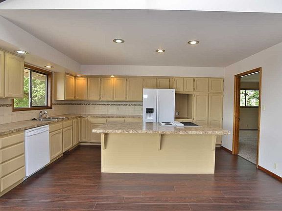 4th image of 3413 NE 59th St