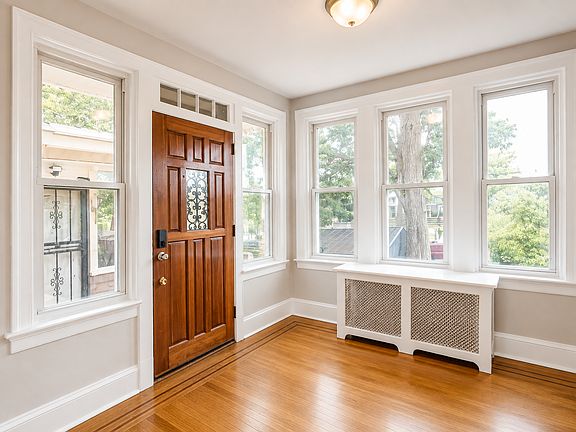 3rd image of 409 N Daggett St