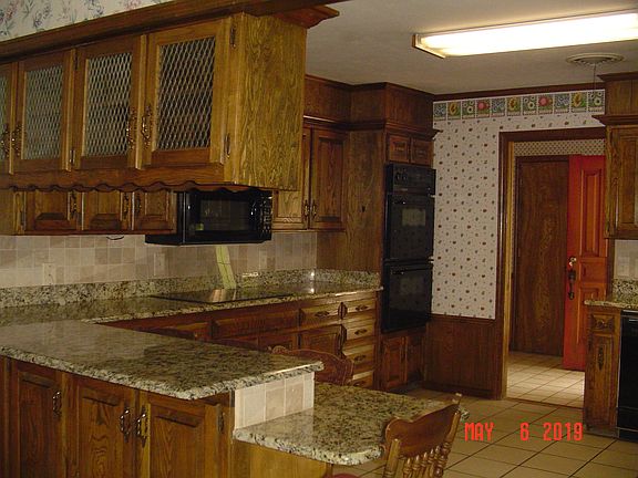 5th image of 200 Melinda Ln