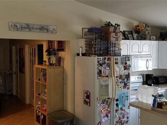 4th image of 2310/2312 NE 8th Pl