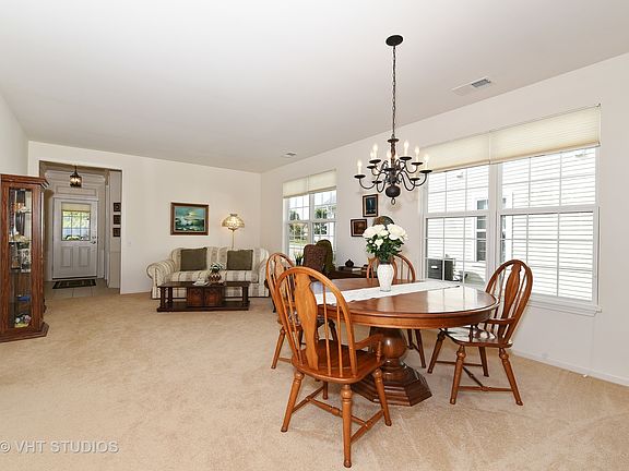 4th image of 2642 Venetian Ln