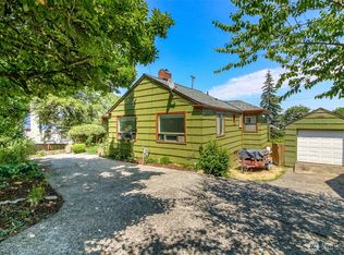10082 Des Moines Memorial Dr S, Seattle, WA 98168