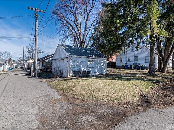 4th image of 1059 Highland Ave