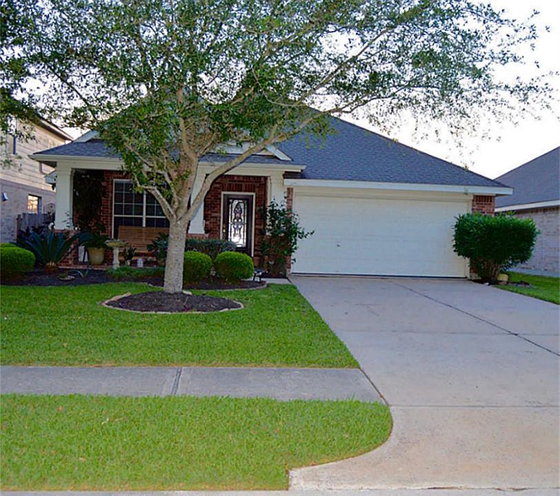 1st image of 425 Abbey Ln