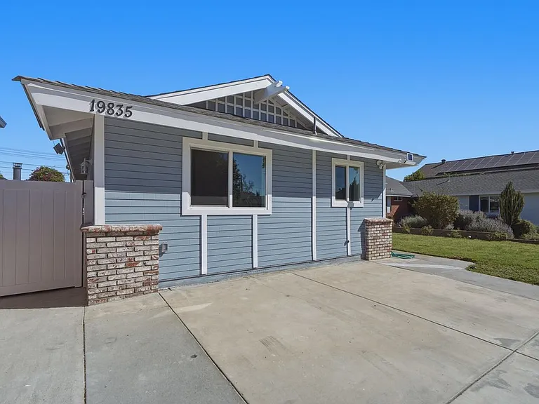 19833 Blythe St — Photo 21