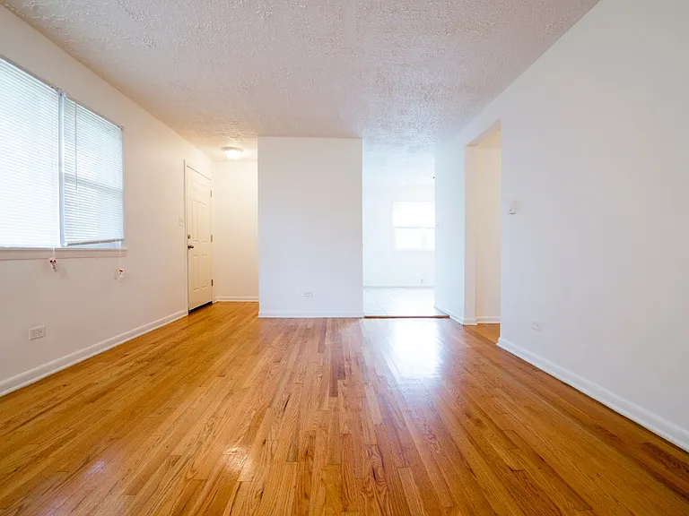 6022 S Indiana Ave — Photo 5