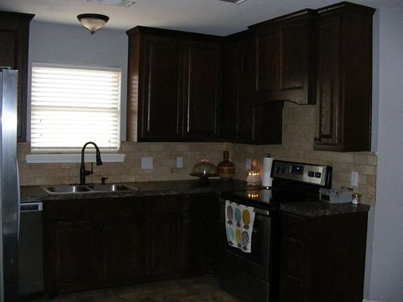 5th image of 1309 E Pecan Ave