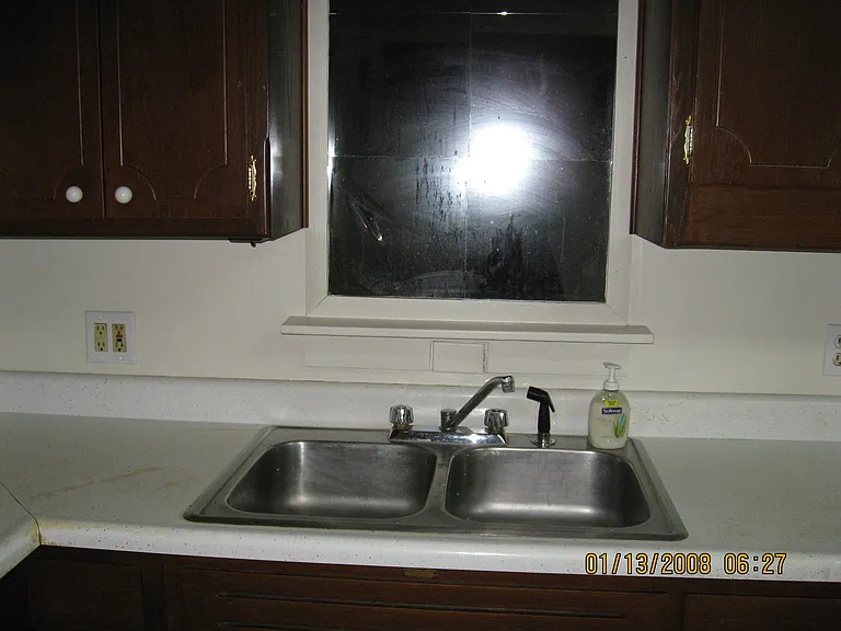 450 Rose Ln — Photo 8