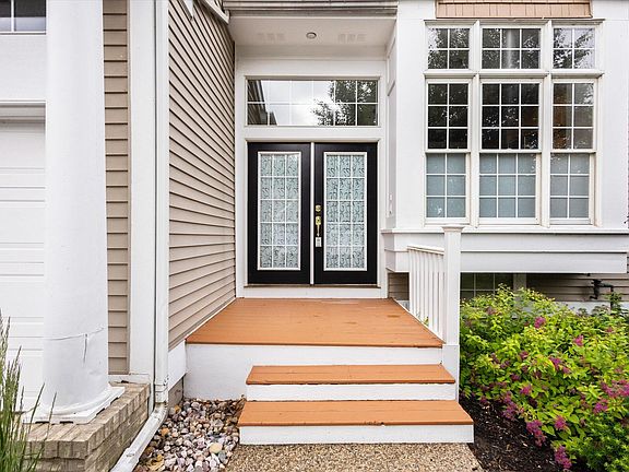 4th image of 2525 Forest Bluff Dr SE